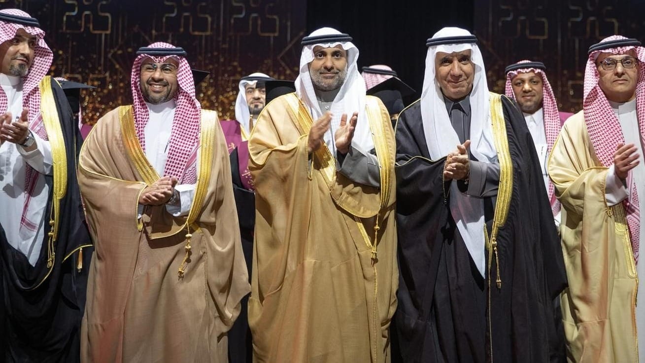 Fahad AlJalajel honoring graduates and research award recipients advancing healthcare excellence.